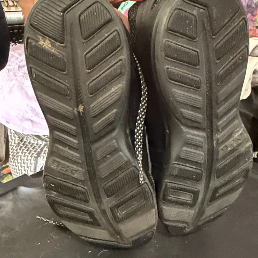 APL Black and White Athletic Shoes - Picture 6 of 7